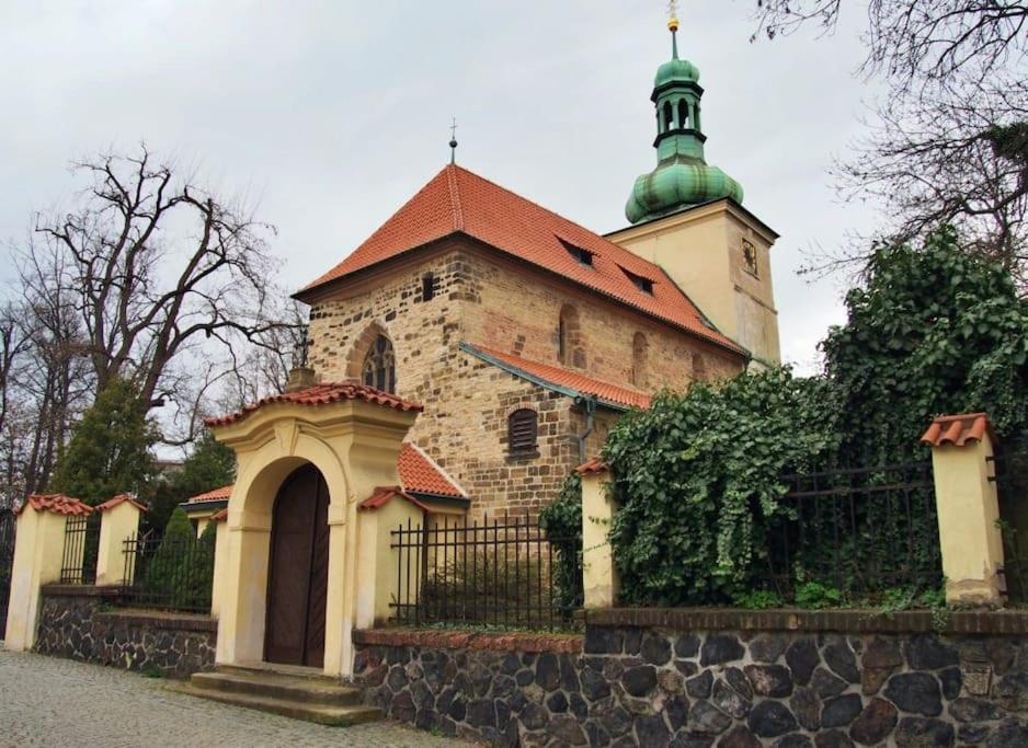 Cozy Friendly Place With Free Parking Praga Esterno foto