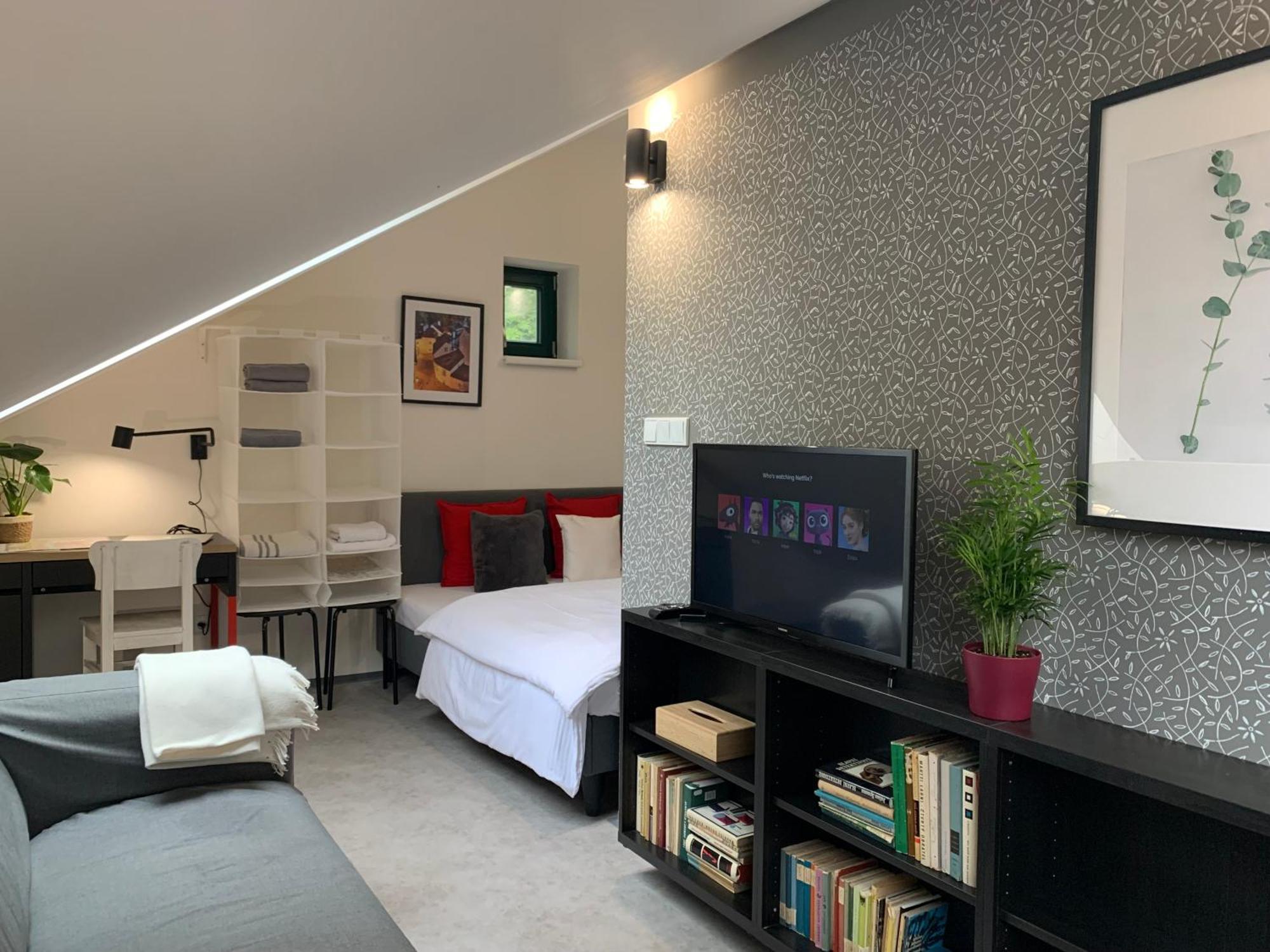 Cozy Friendly Place With Free Parking Praga Esterno foto